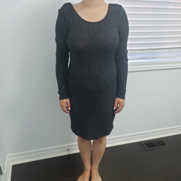 Long sleeves dress - Picture 1 of 3